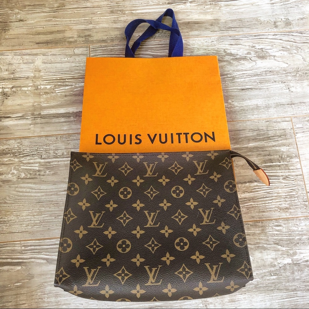 🚫SOLD TRADESY🚫Louis Vuitton Toiletry 26 Pouch